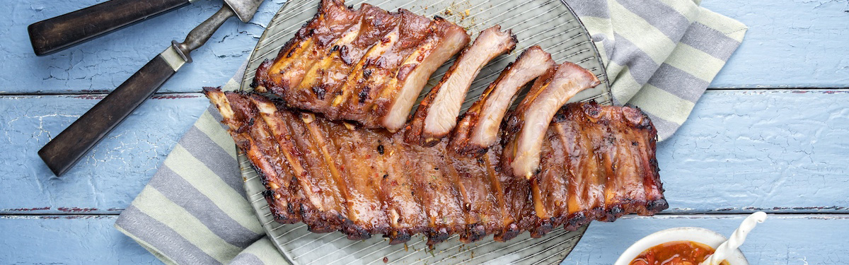 Barbecued Pork Ribs with Tomato Salsa